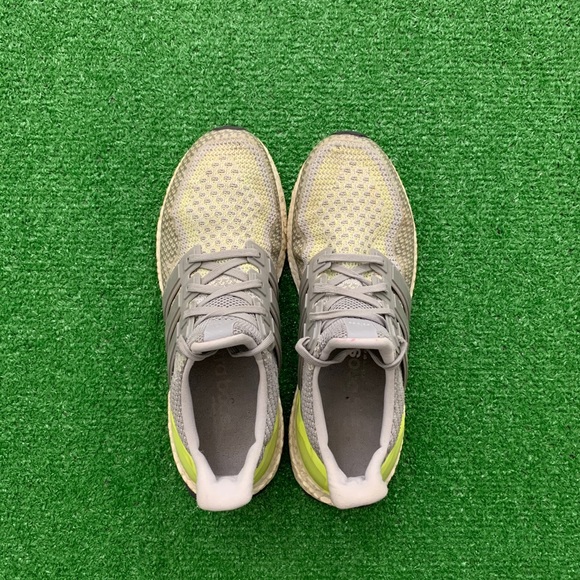 🔋Adidas Ultraboost 2.0 “Glow In the dark” (Sz 8) - Picture 6 of 11